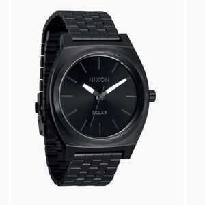 NIXON Time Teller Solar
A1369-100m Water Resistant
Men's Analog Solar Powered
